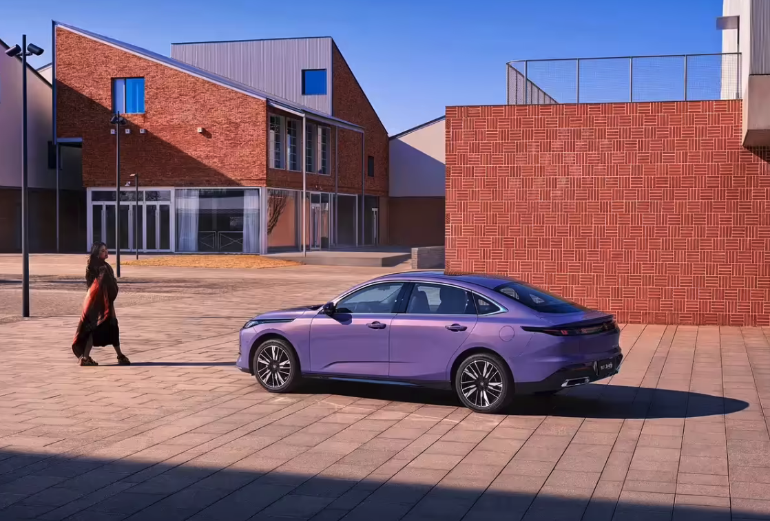 长安第四代逸动蓝鲸超擎正式下线 逸动系列达成200万辆里程碑